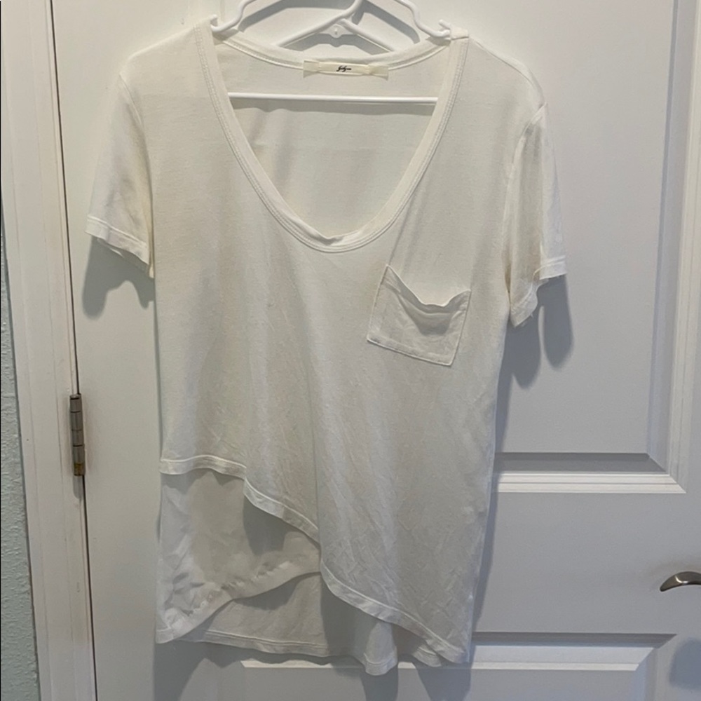 White shirt sleeve shirt